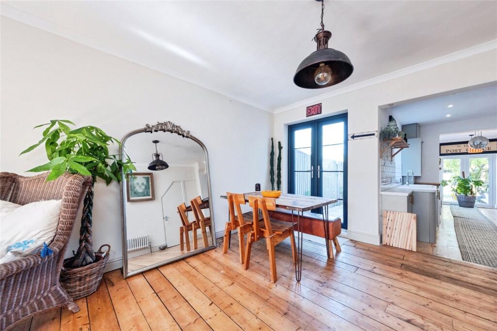 4 bedroom terraced house for sale in South Street, Leighton Buzzard, Bedfordshire, LU7 - View 4
