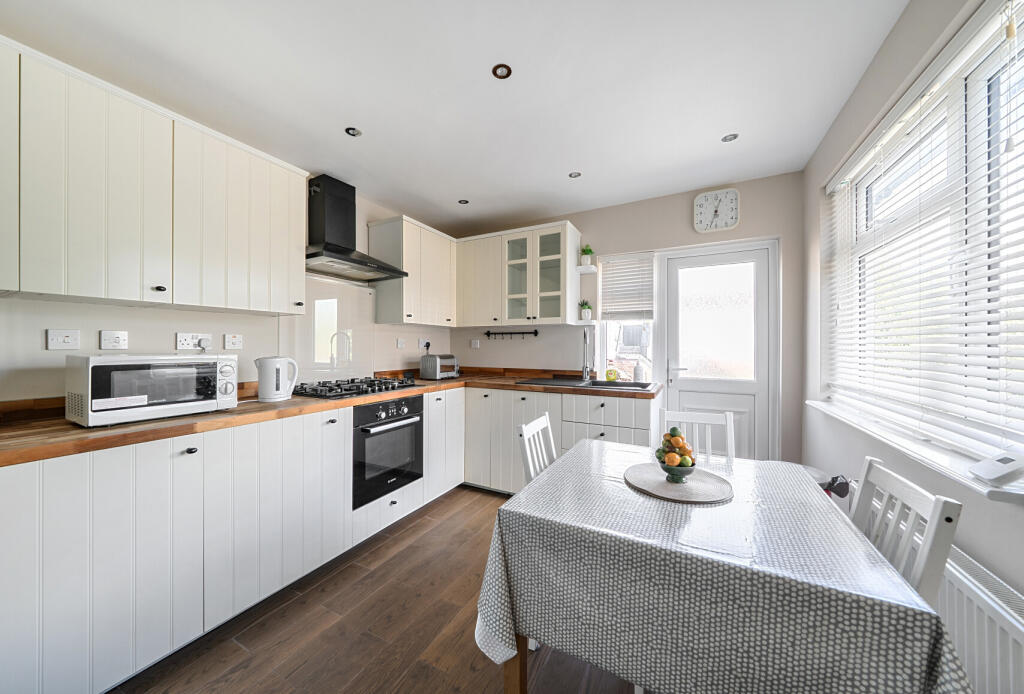 Apartment in London, Kingsbury - View 5