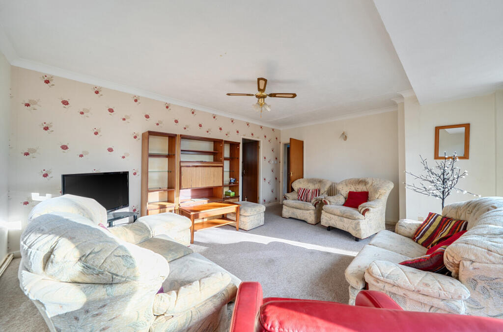 Sherbrooke Close, Kings Worthy, Winchester, Hampshire, SO23 photo 2