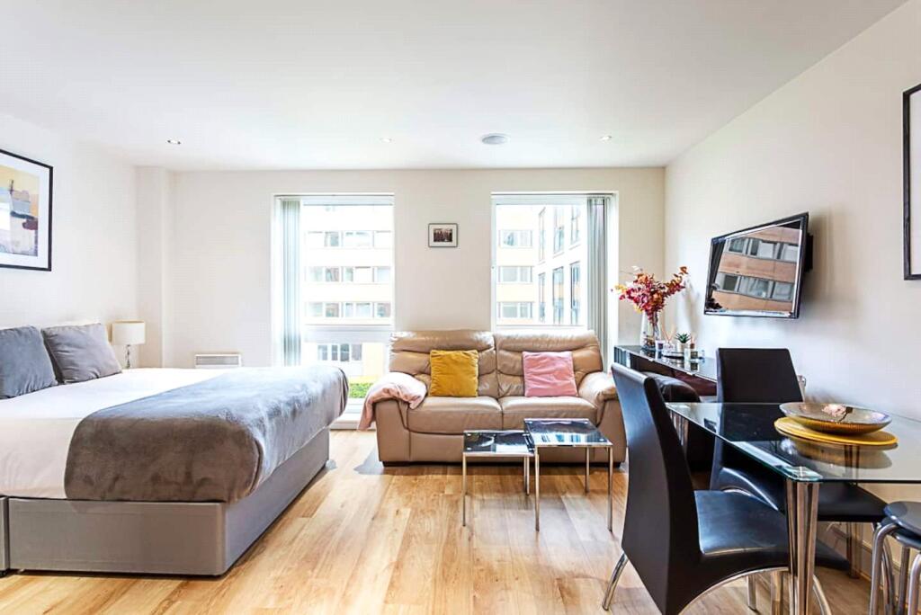 Main image of property: Park Street, London, SW6