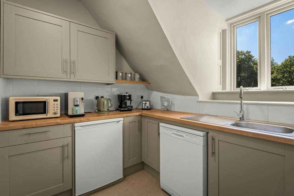 Pelician Suite Kitchen