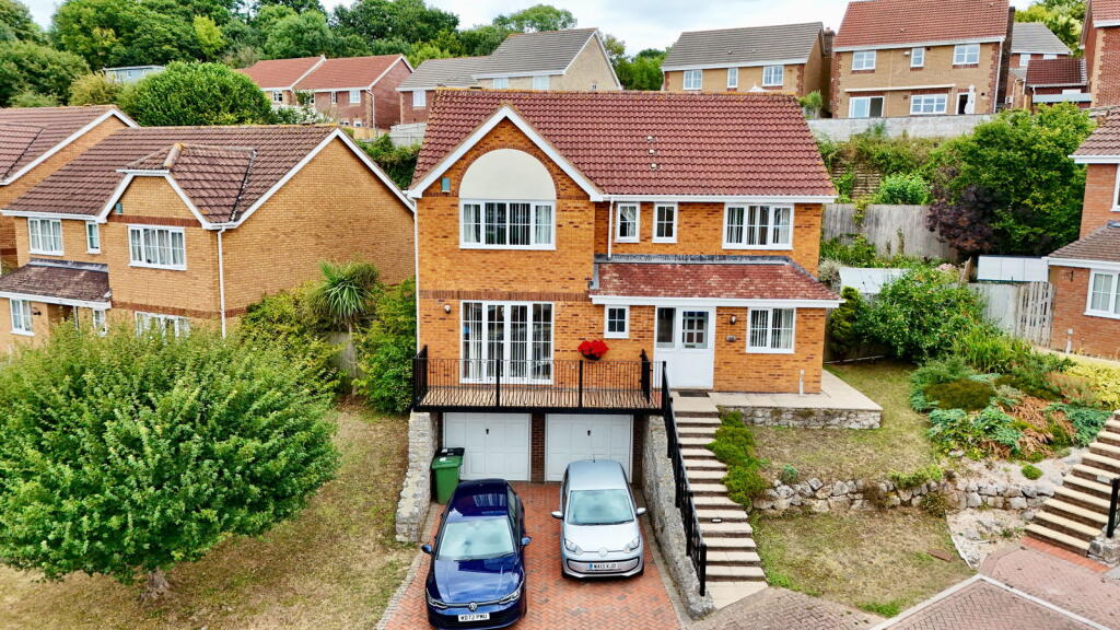 Main image of property: Avery Hill, Kingsteignton, Newton Abbot, TQ12 3LB