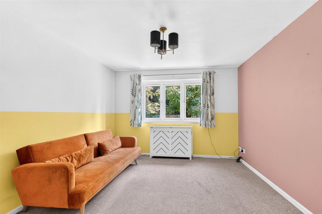 Apartment in Bracknell - View 3