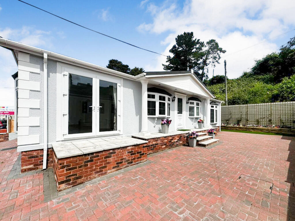 2-bed caravan on Underhill Park, Tiverton, £220,000