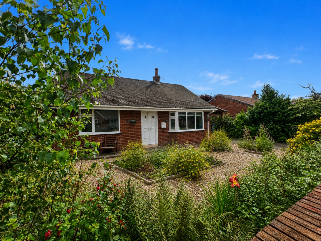 3-bed detached on Hill View Road, Garstang, Preston, Lancashire, PR3 1JU, £370,000