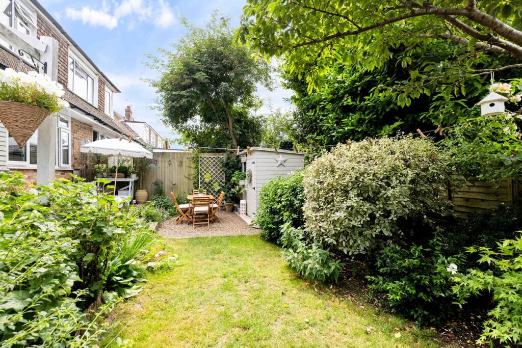Walton Manor Close, Folkestone, CT19 photo 4