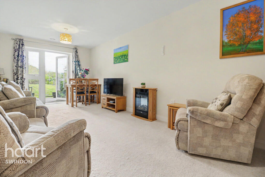 1-bed flat on Banks Place, Wroughton, £230,000