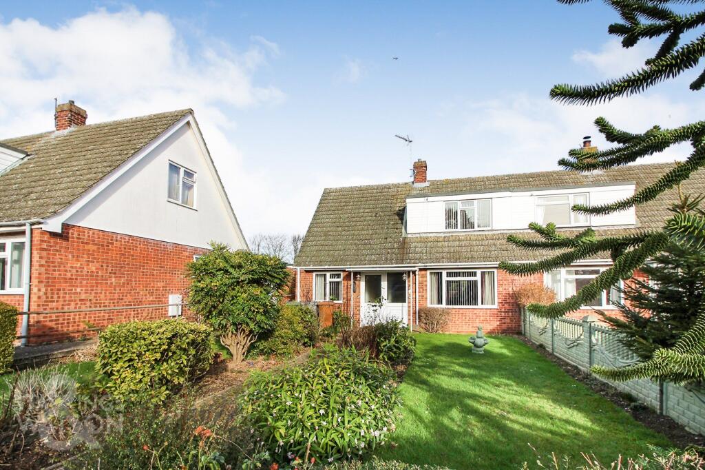 Springdale Crescent, Brundall, Norwich photo 2