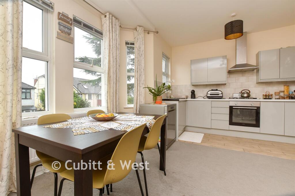 Apartment in London, Elmers End - View 5