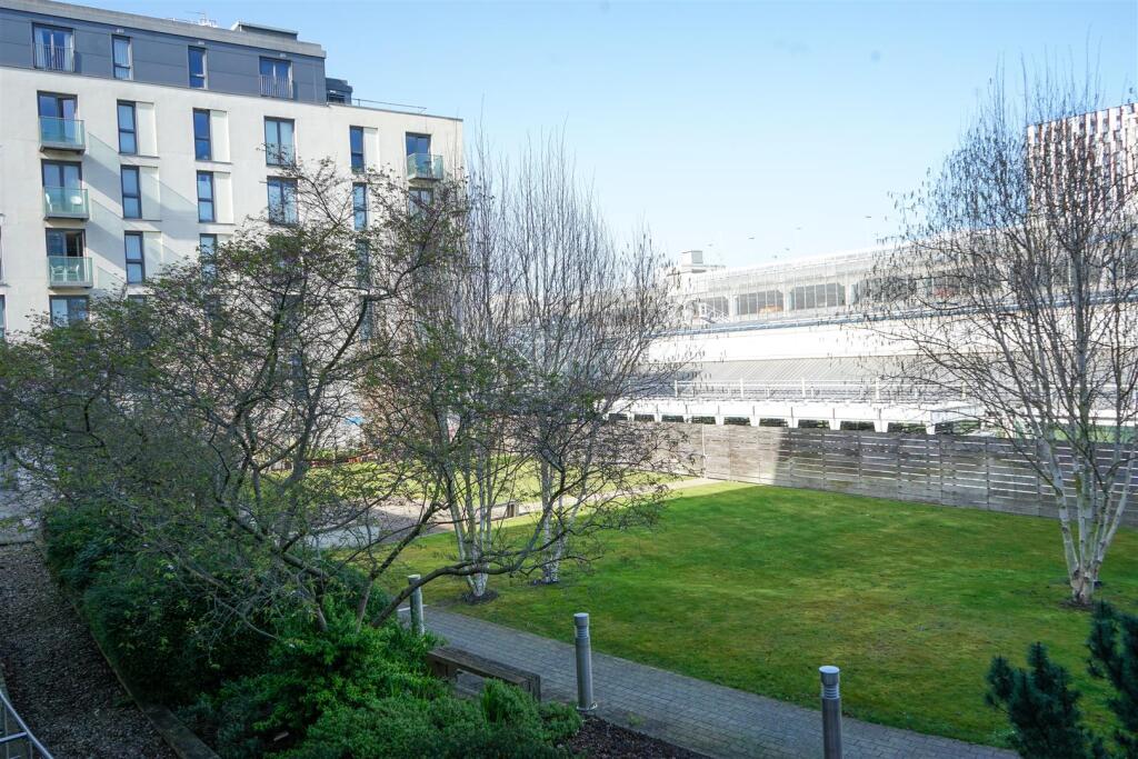 Main image of property: Hayes Apartments, Cardiff City Centre, CF10 1BZ