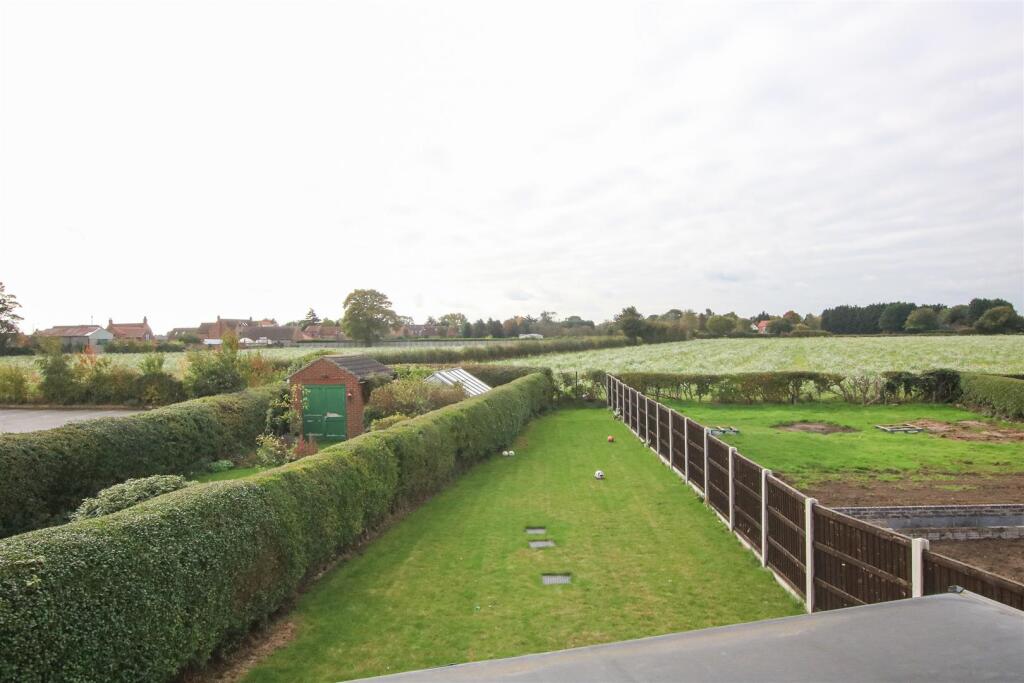 Main Street, Hatfield Woodhouse, Doncaster photo 3