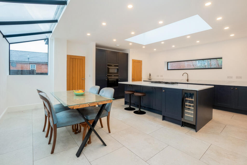 South Terrace, Whitnash, Leamington Spa, Warwickshire CV31 2HY photo 4