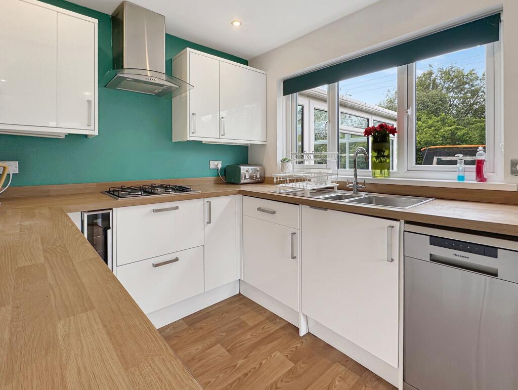 House in Newport, Hunny Hill - View 5