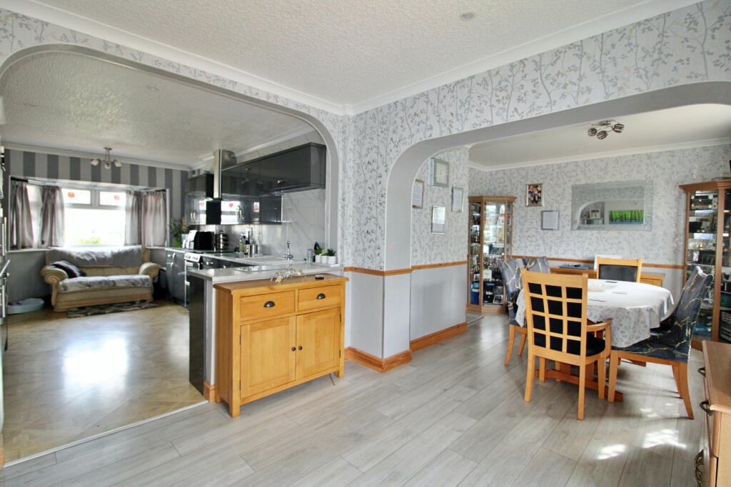 Craybourne Road, Melksham, Wiltshire photo 3