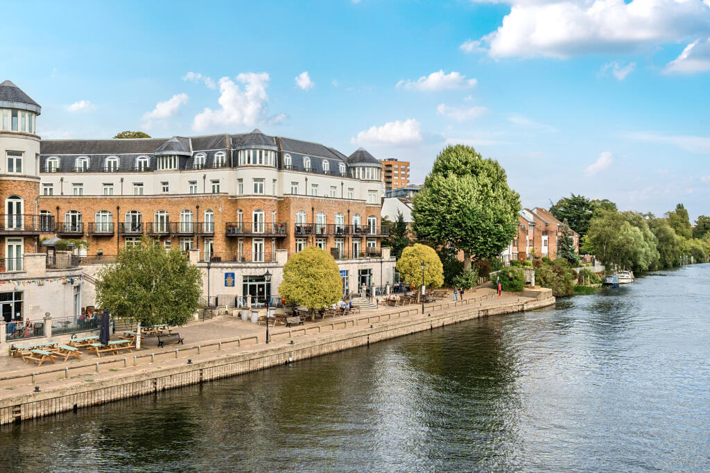 Main image of property: Clarence Street, Staines-Upon-Thames, TW18