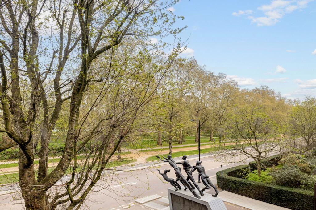 Apartment in London, City of Westminster - More