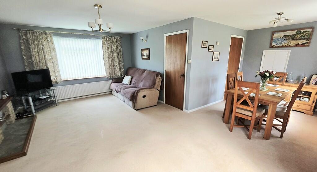 House in Brackley, West Northamptonshire - View 2