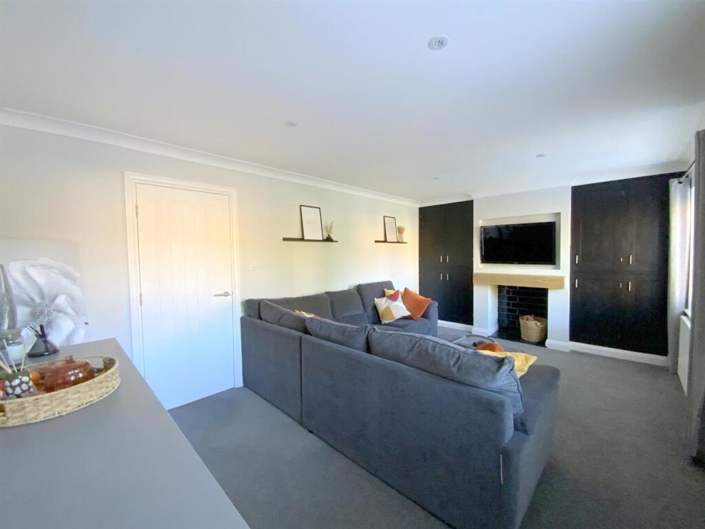 Coltsfoot Drive, Waltham, Grimsby photo 4