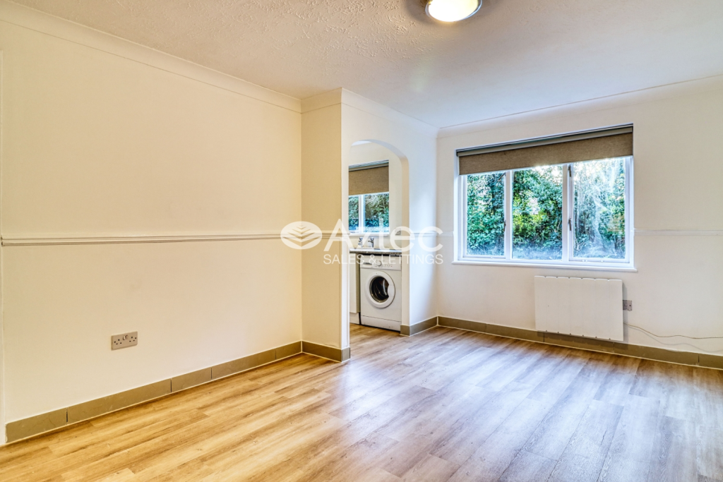 Apartment in Milton Keynes - View 2