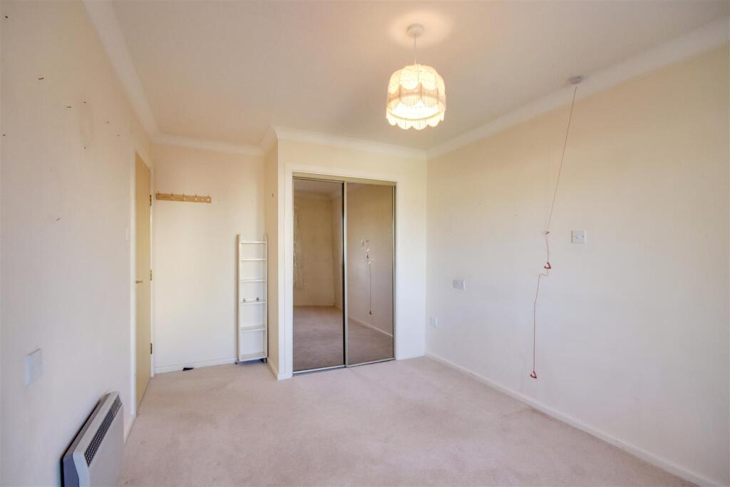 Amberley Court, Freshbrook Road, Lancing, BN15 8DS - More
