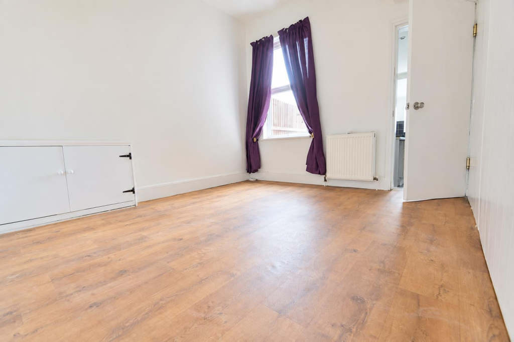 House in London - View 3