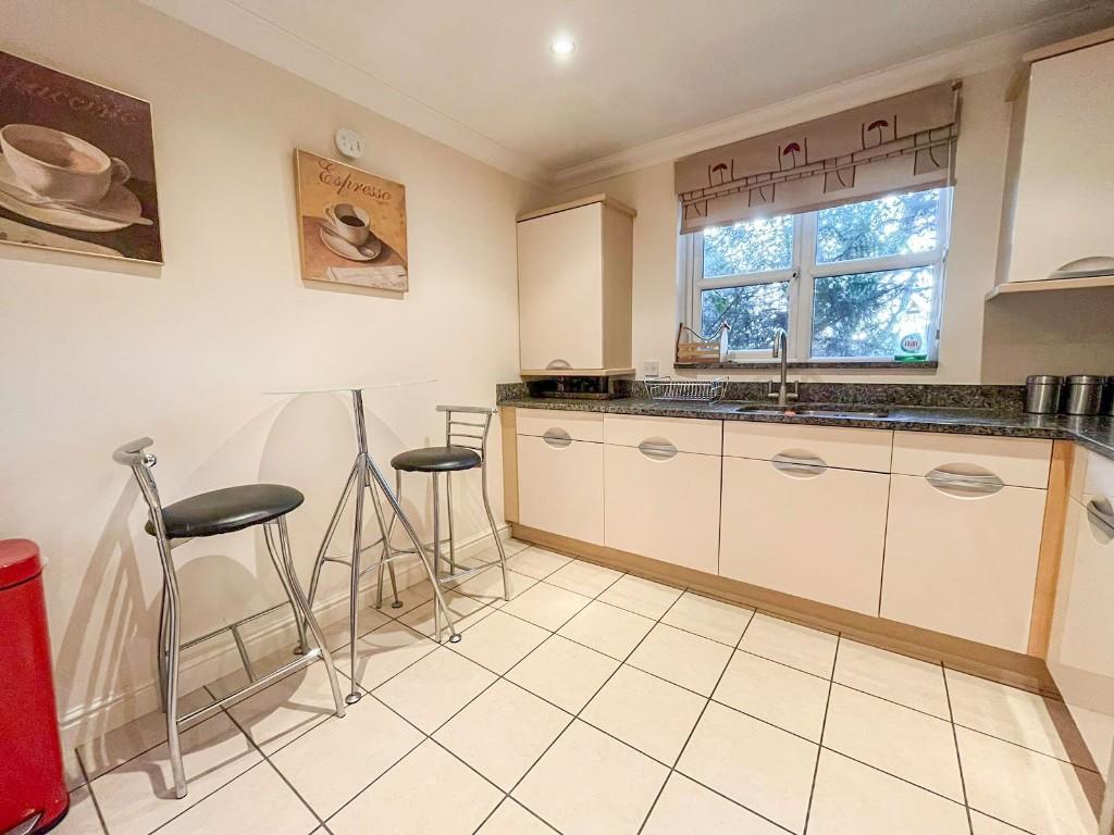 Apartment in Doncaster - View 4