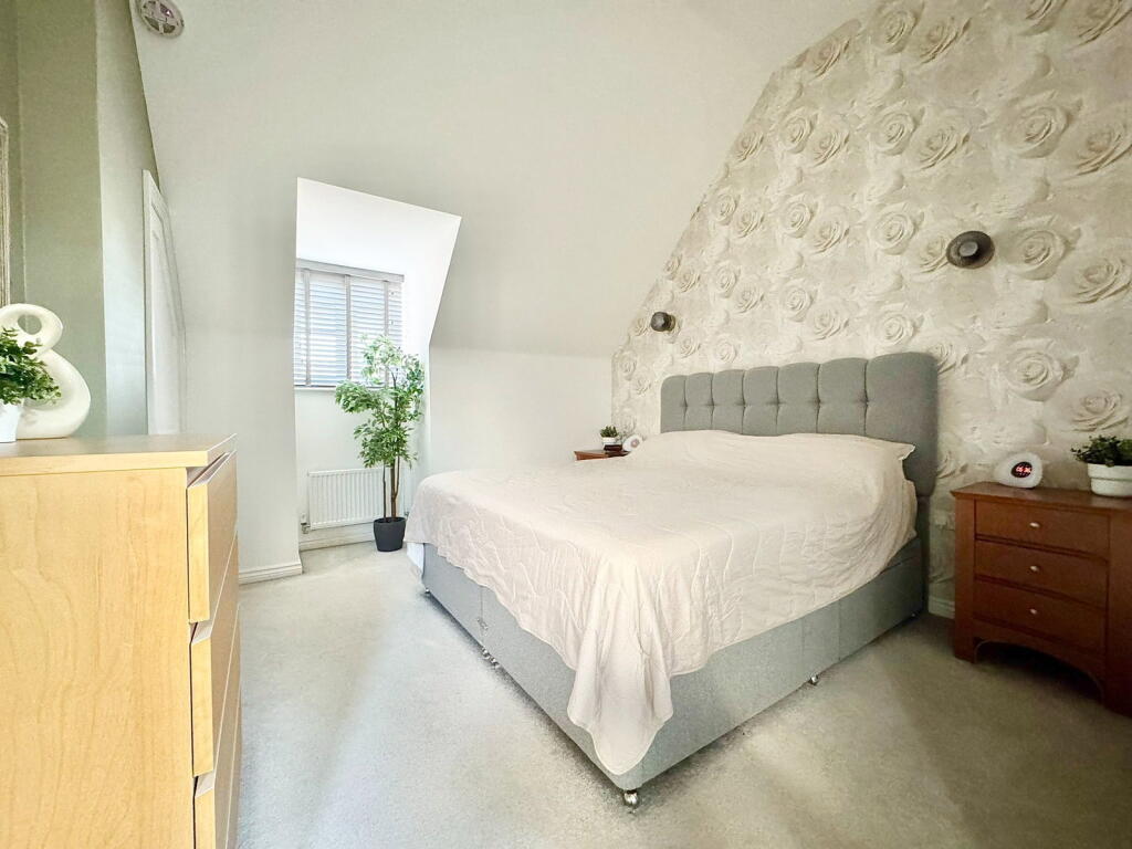 House in Brackley, Radstone Fields - View 2