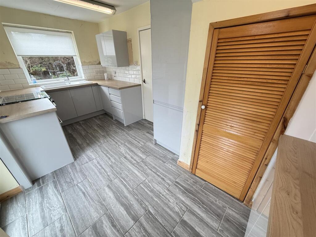 Rydal Close, Pensby, Wirral photo 4