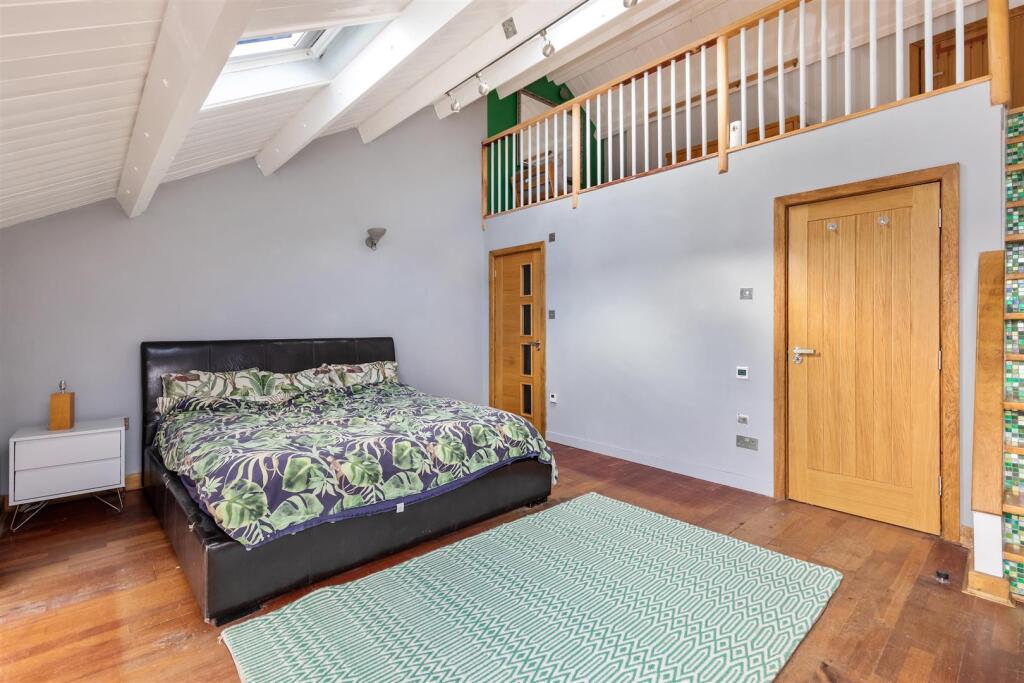 House in Brighton - View 3