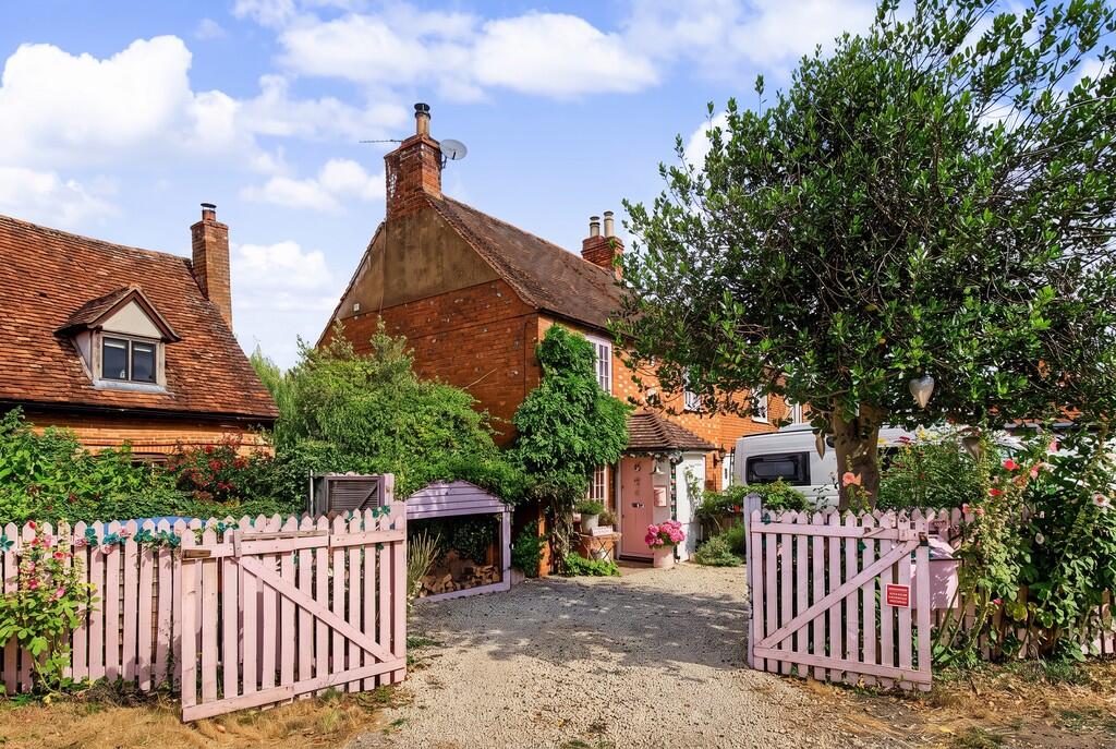 Main image of property: Oxford Road, Oakley