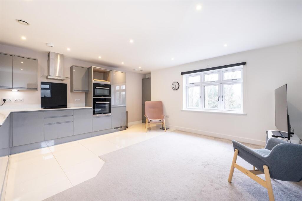 Additional image 4 of Cross Way, Harpenden