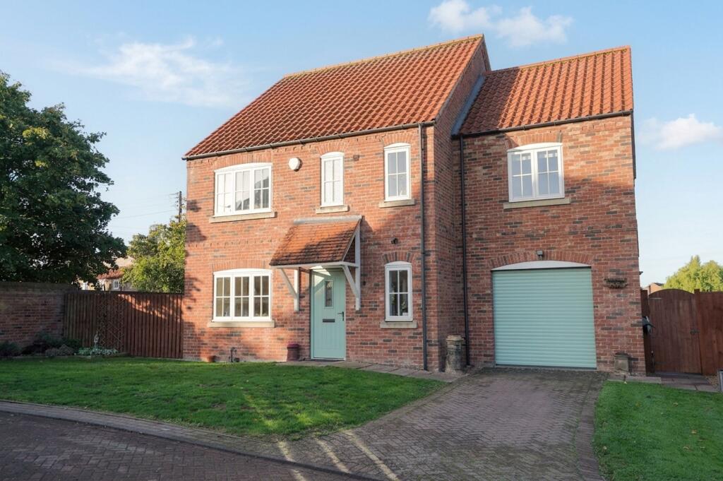 4-bed detached on Dovecote Close, Snitterby, DN21, £349,999