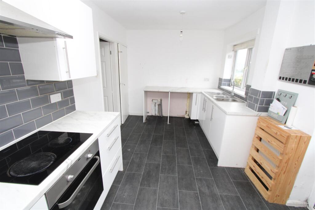 House in Bradford, West Yorkshire - View 5