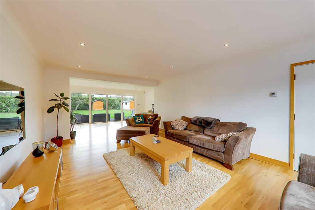 House in Worthing, West Sussex - View 3