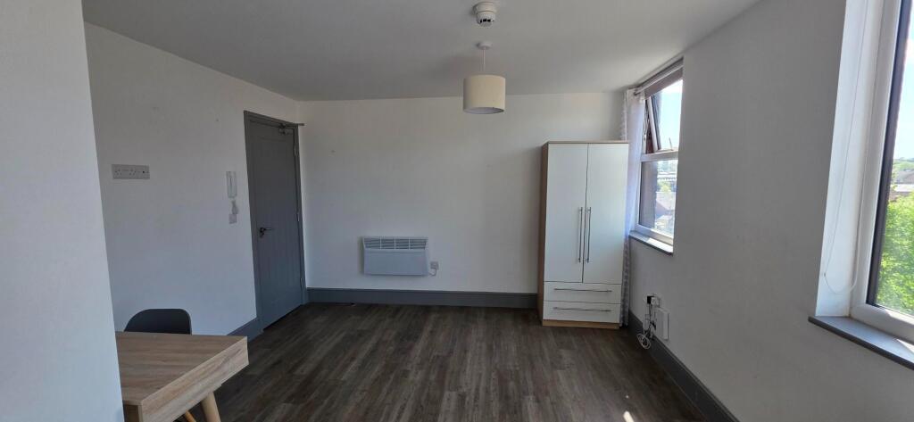 Apartment in Derby - View 4