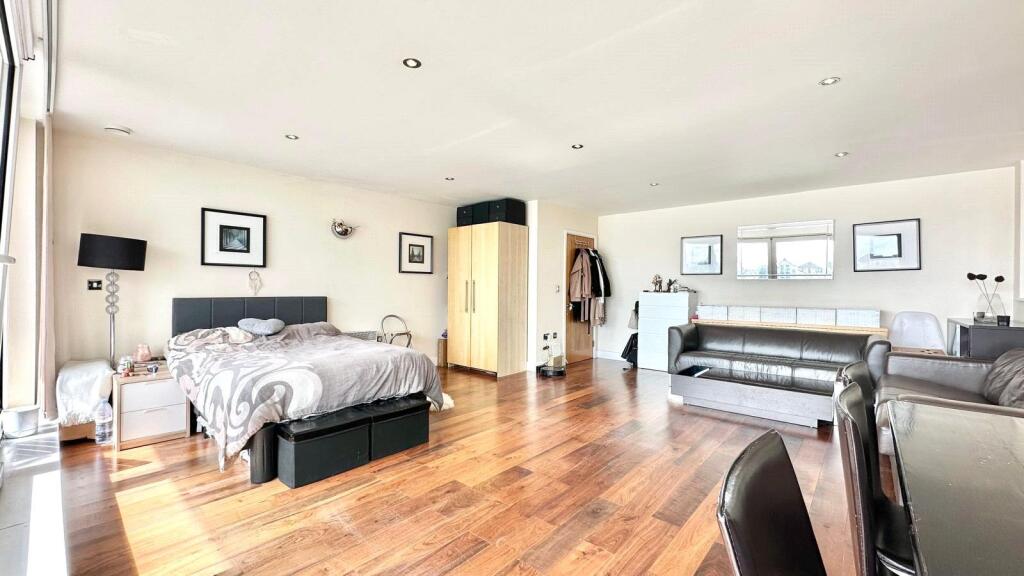 Apartment in London - View 5