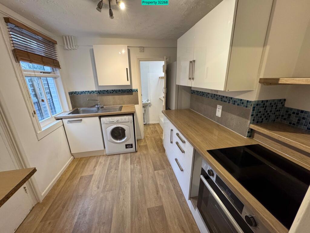 House in Cambridge, Romsey - View 2