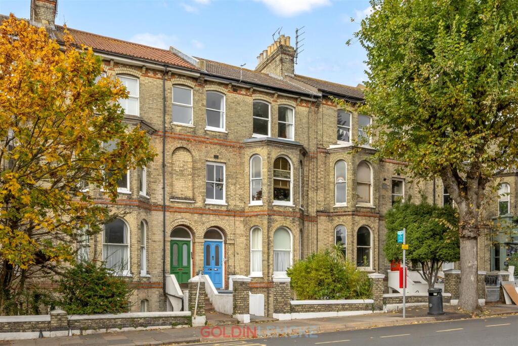 2-bed flat on Goldstone Villas, Hove, £350,000