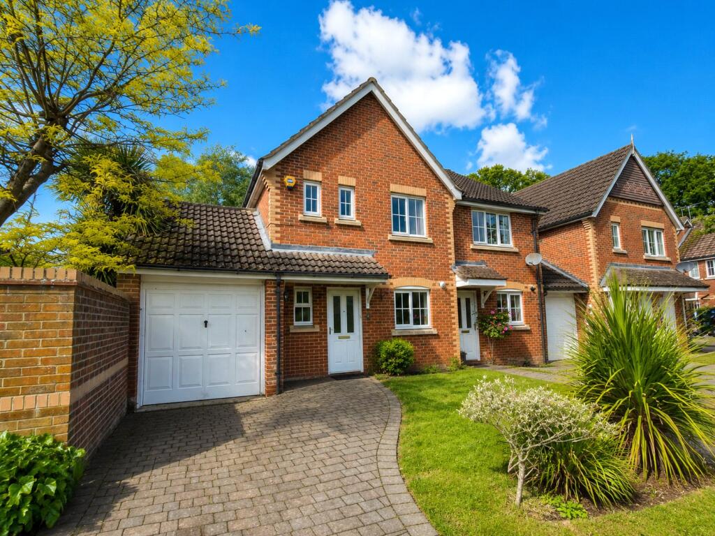 Main image of property: Queen Elizabeth Close, Ash, Aldershot, Surrey, GU12