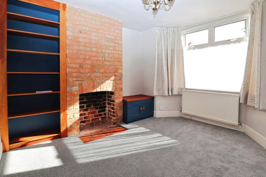 House in Brackley, Radstone Fields - View 3