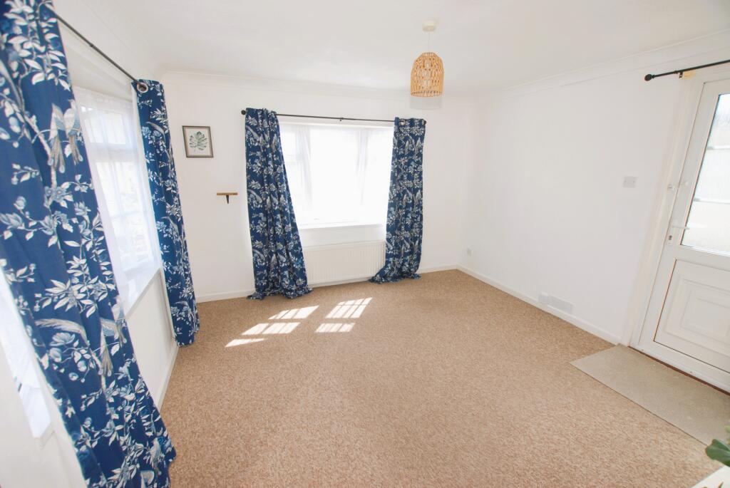 Burmarsh Road, Hythe, CT21 photo 4
