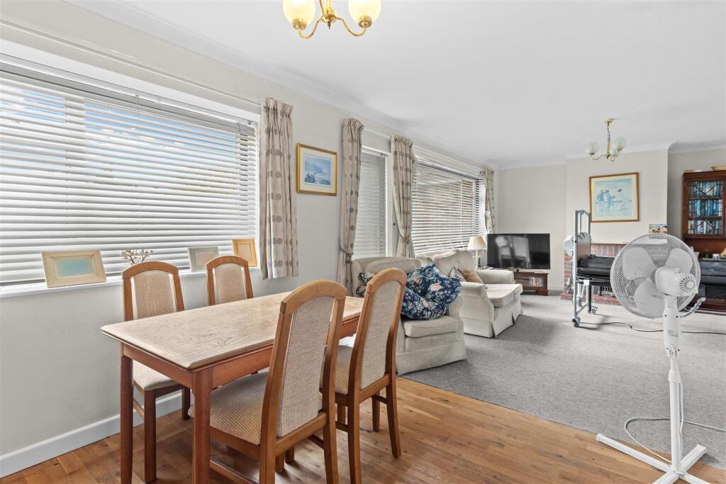 Chatfield Crescent, Eastbourne photo 3