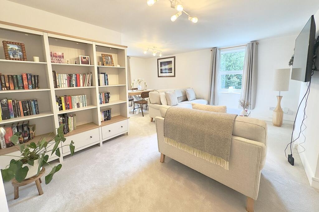 Apartment in Poole - View 2