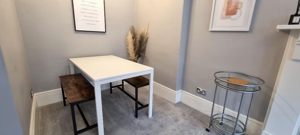 Apartment in Glasgow - More