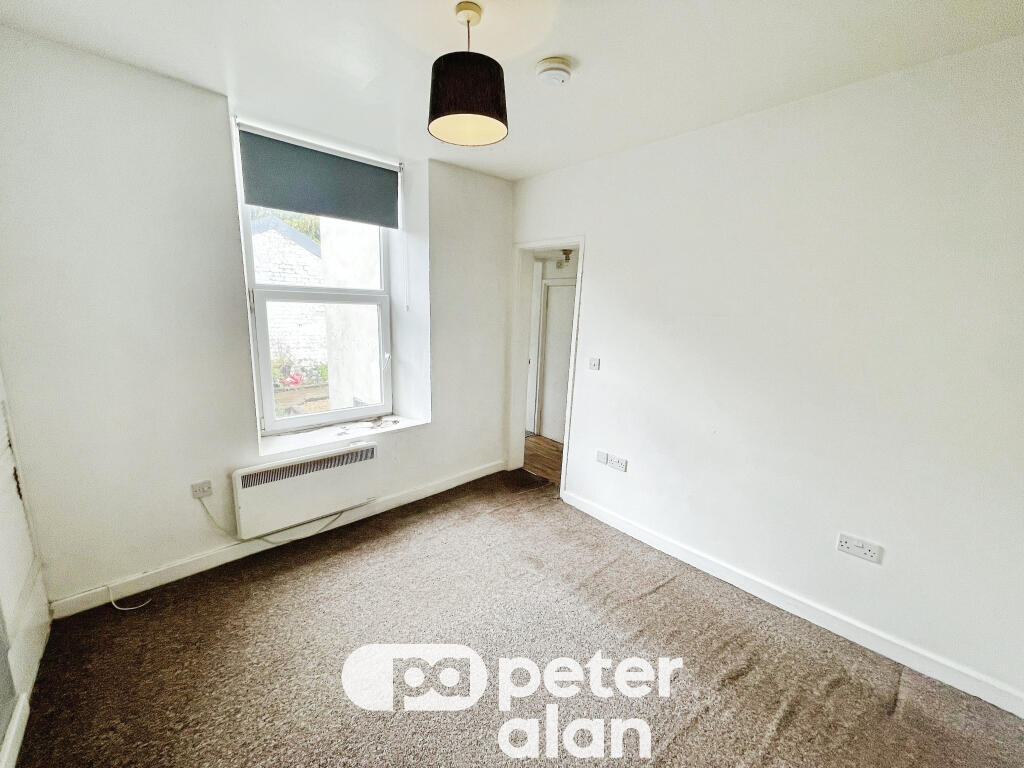 Apartment in Newport - More
