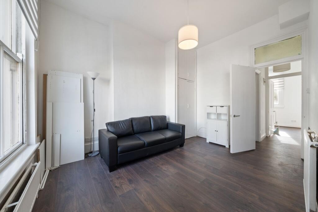 Apartment in London - View 5