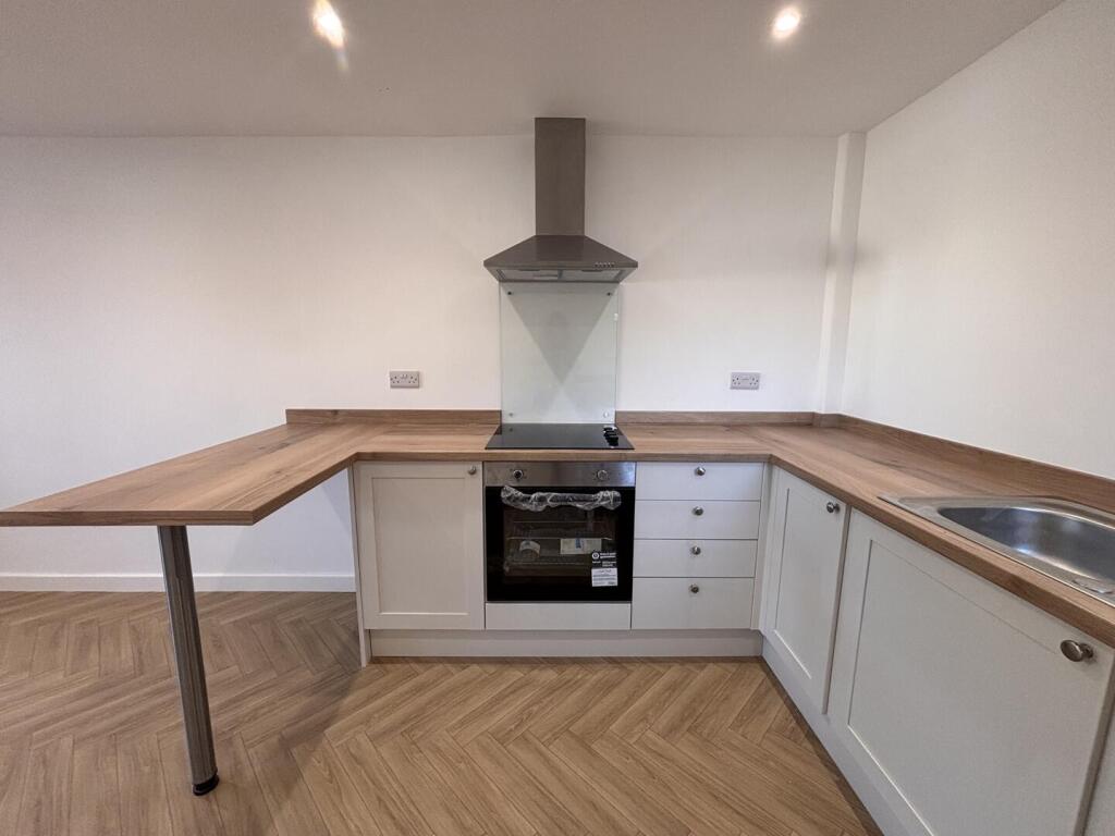 Apartment in Blaby, Glenfields - View 3