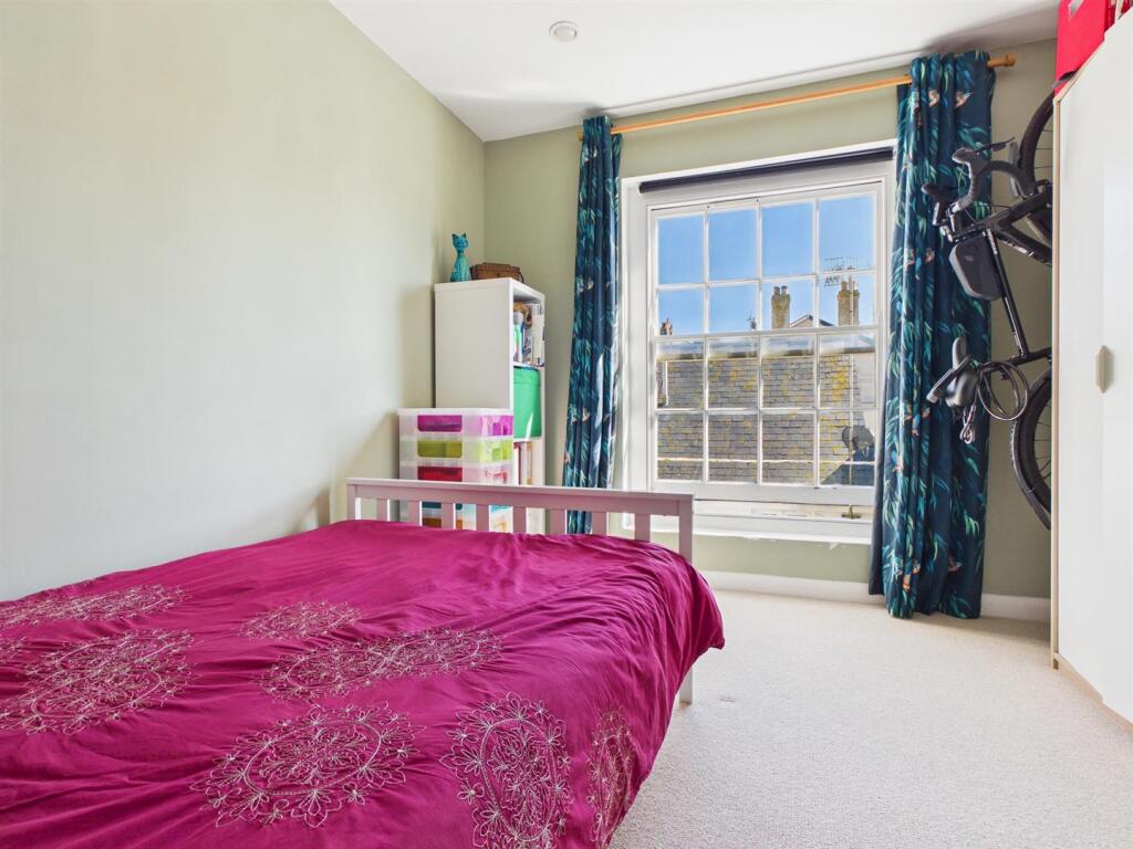 Apartment in Hove, Brunswick - View 6