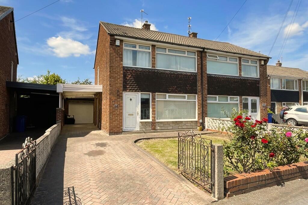 3-bed semi-detached on Dirleton Drive, Warmsworth, £165,000