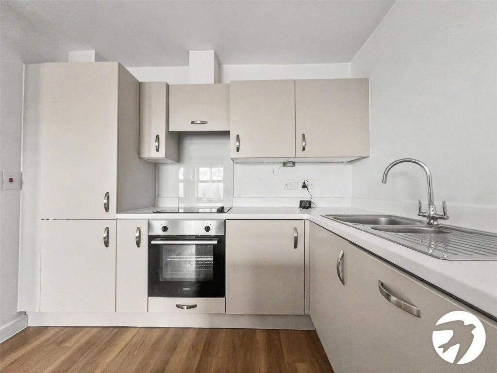 Apartment in Chatham, Medway - View 4